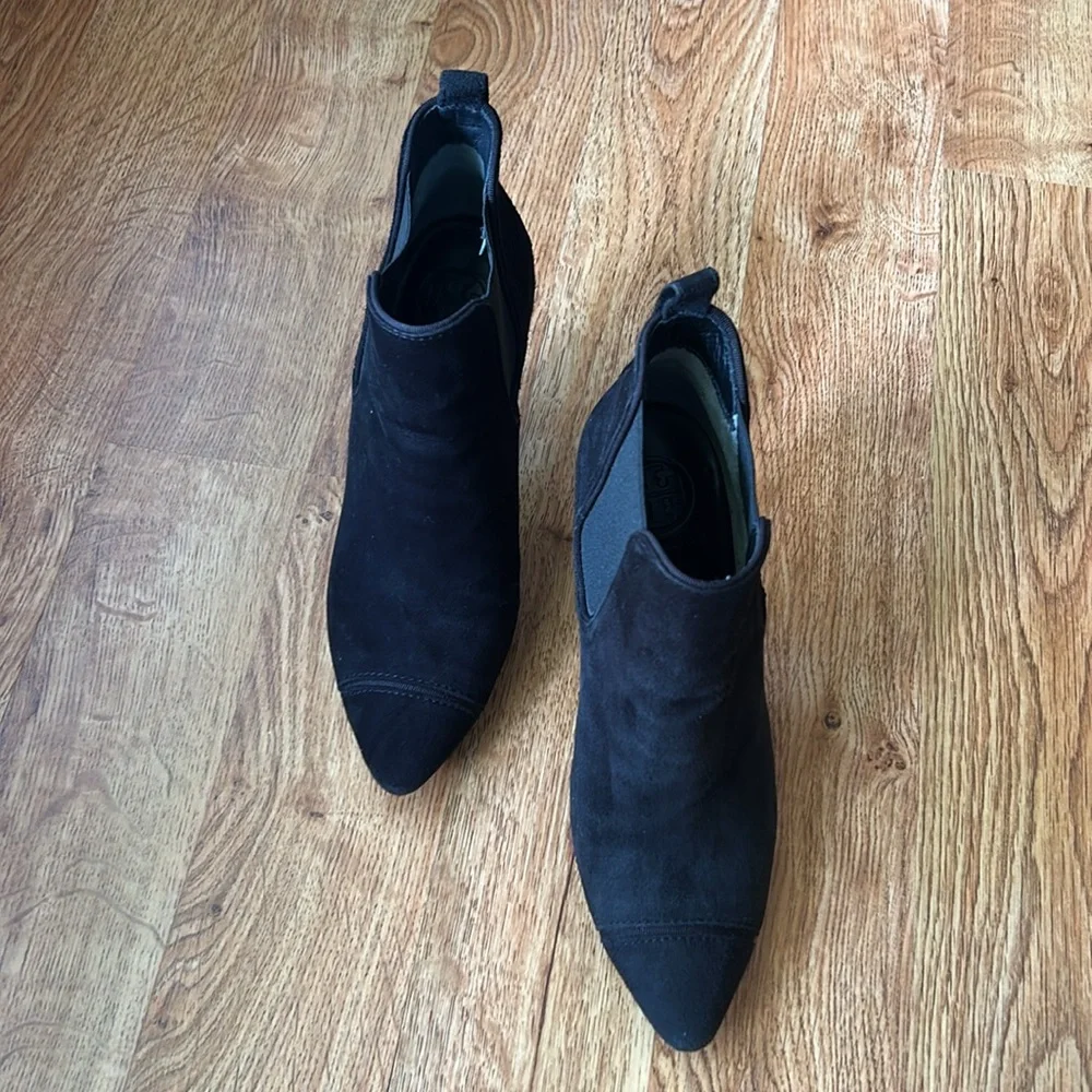 Tory Burch Black Suede Pointed-Toe Ankle Boots